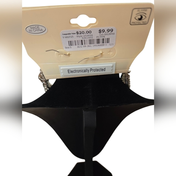 NWT Sophia & Kate Earrings And Necklace Set - Picture 3 of 3